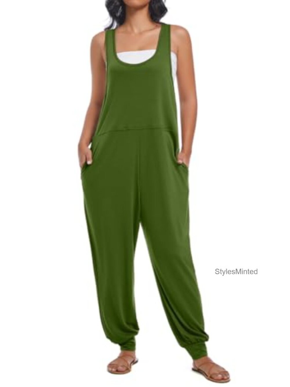 Sleeveless Jumpsuit with Pockets Loose Fit Crew Neck One Piece Casual